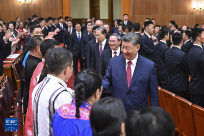 庆祝中华人民共和国成立75周年音乐会在京举行 习近平等党和国家领导人出席观看